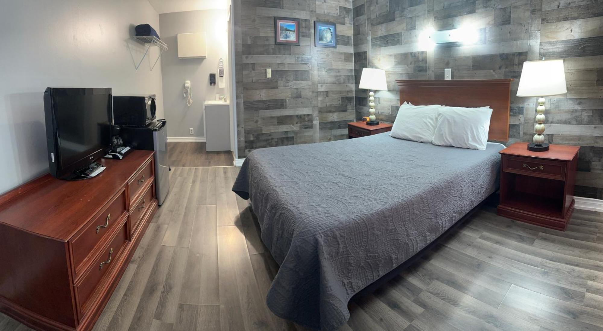 Pelican Motel Pelican Rapids Экстерьер фото