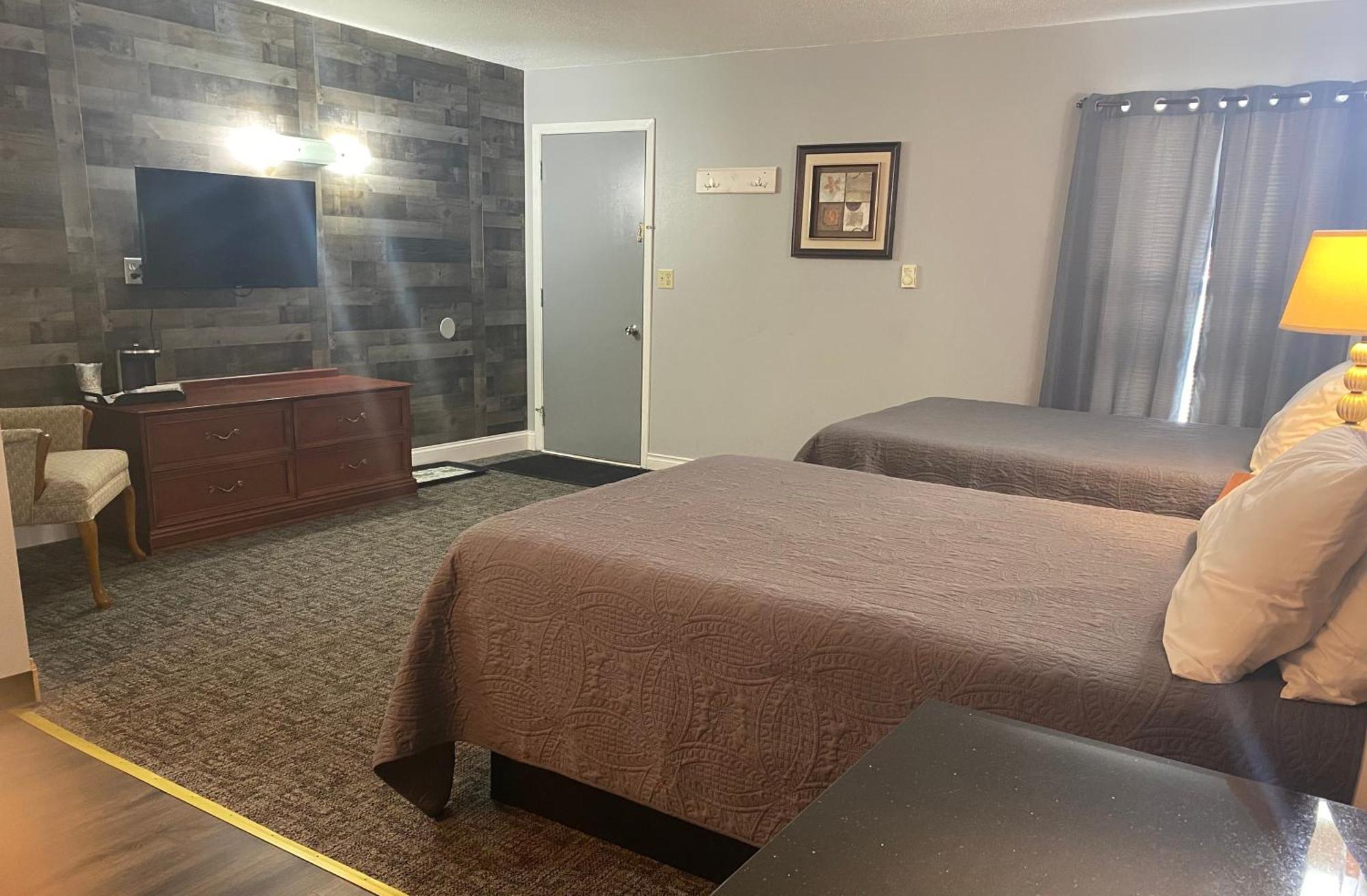 Pelican Motel Pelican Rapids Экстерьер фото